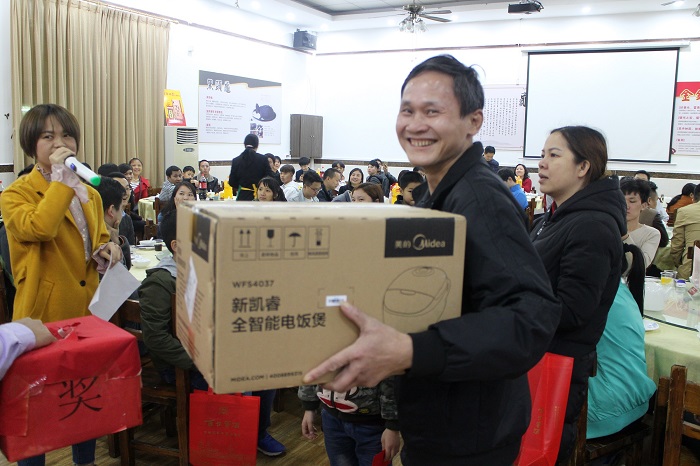 �н���ϲ�����������Ա�